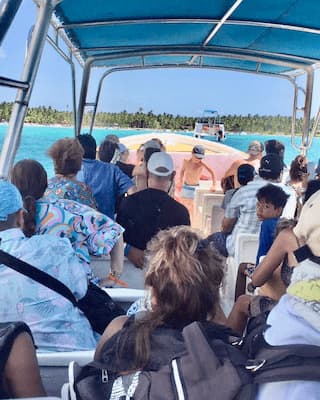 Excursión Isla Saona 2 clientes-lancha-isla-saona