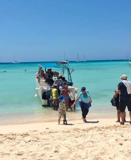 Isla Saona: ubicación y cómo llegar 5 lancha-playa-saona